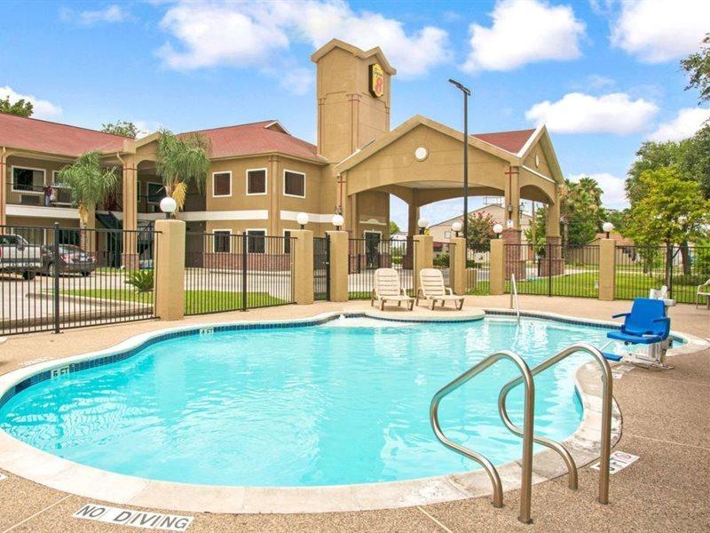 Super 8 By Wyndham Houston/Brookhollow Nw Zewnętrze zdjęcie