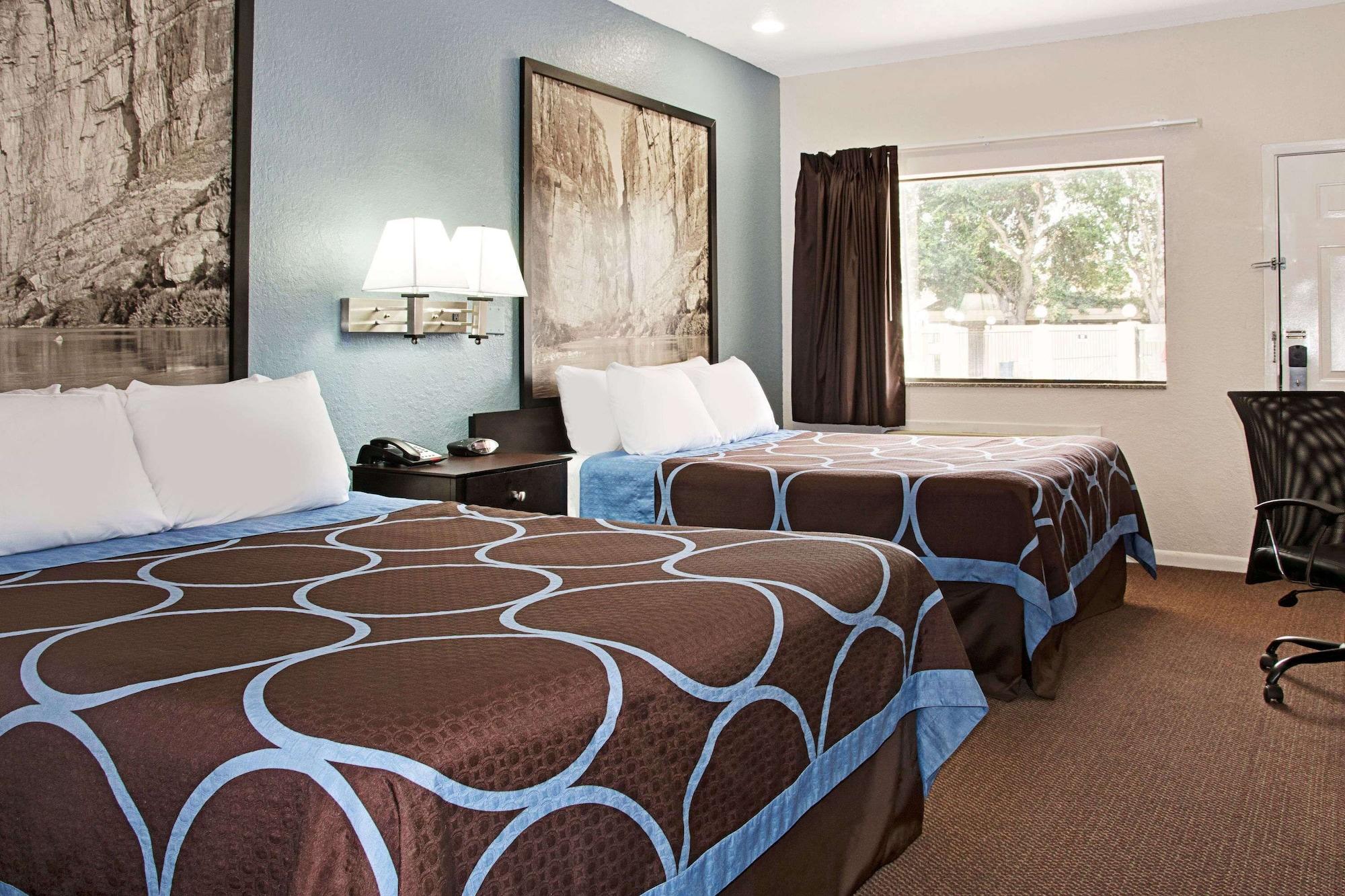 Super 8 By Wyndham Houston/Brookhollow Nw Zewnętrze zdjęcie